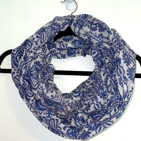 Classic medallion print fluffy, semi-sheer infinity scarf - Picture 1 of 6